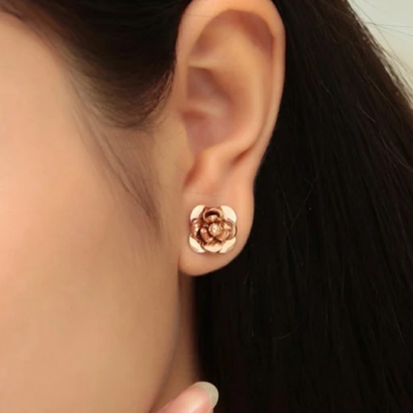 Camellia Rose gold stainless steel stud earrings. - Picture 5 of 8